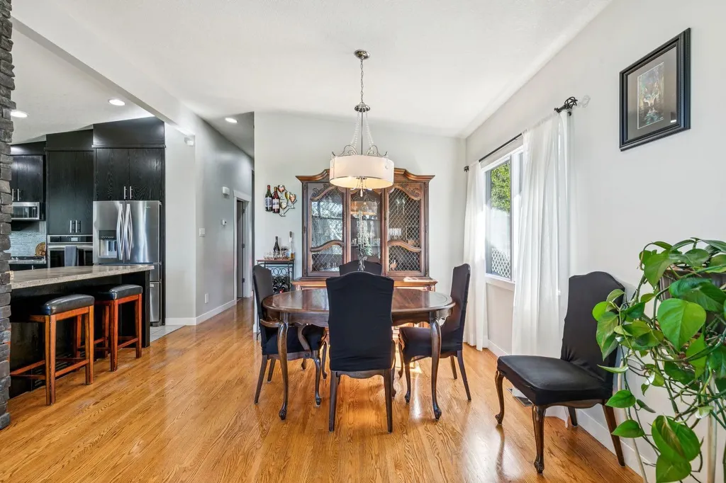 724 Willacy Drive SE Calgary AB T2J2B1