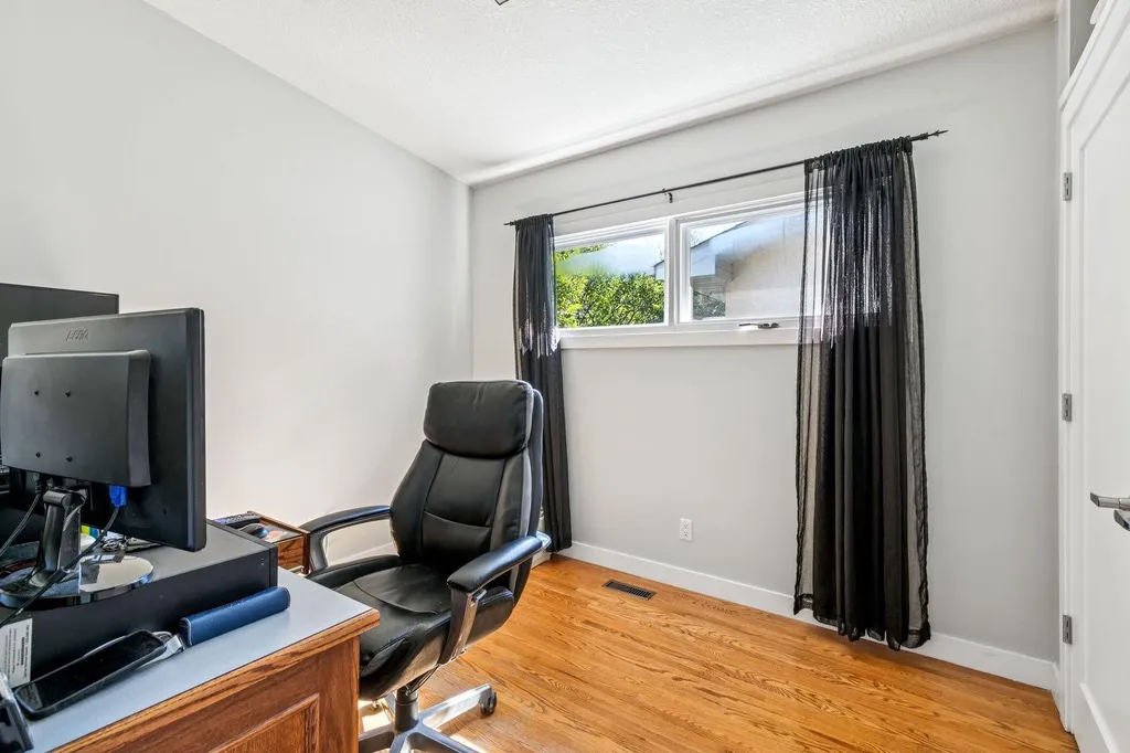 724 Willacy Drive SE Calgary AB T2J2B1