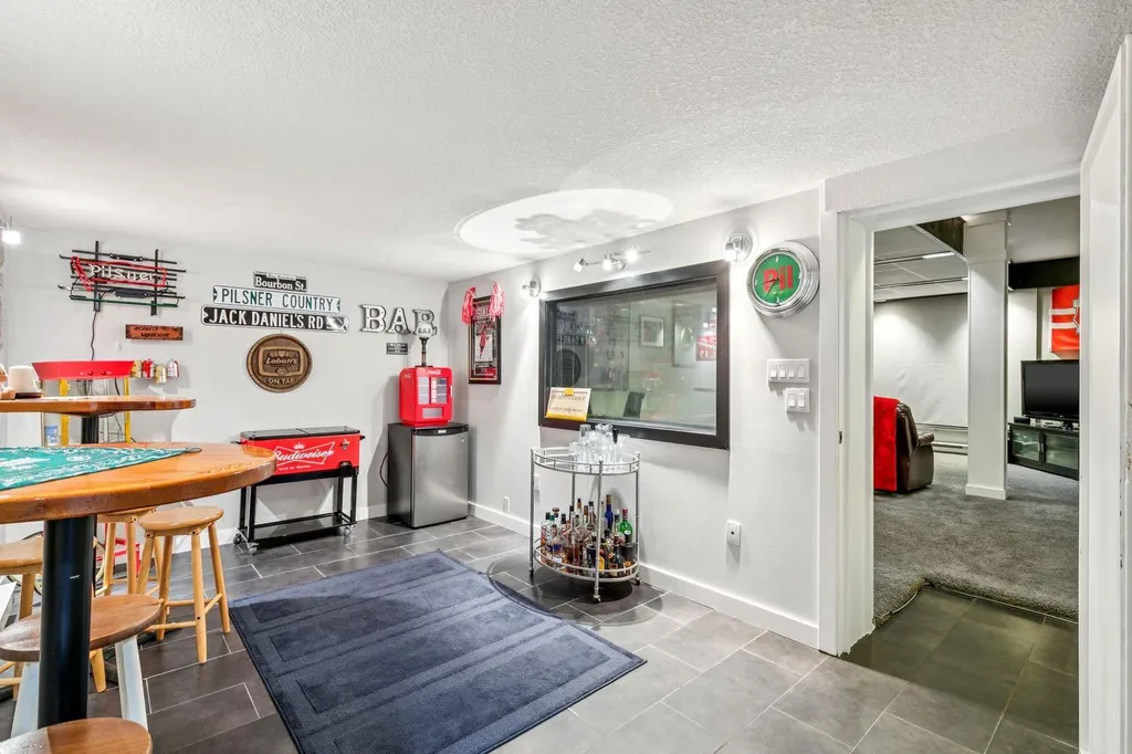 724 Willacy Drive SE Calgary AB T2J2B1