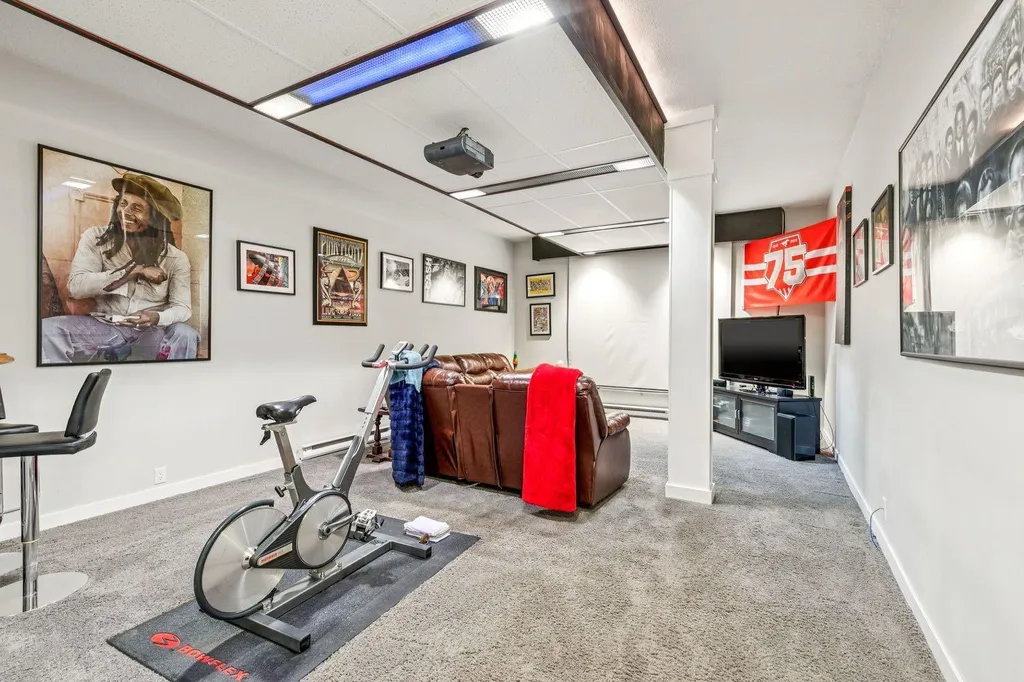 724 Willacy Drive SE Calgary AB T2J2B1