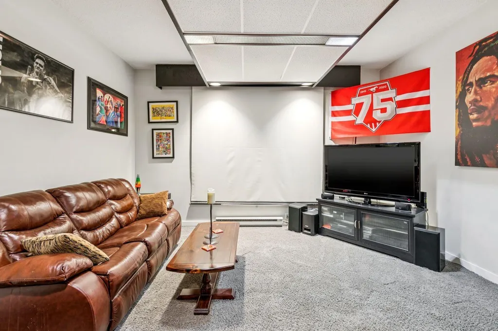 724 Willacy Drive SE Calgary AB T2J2B1