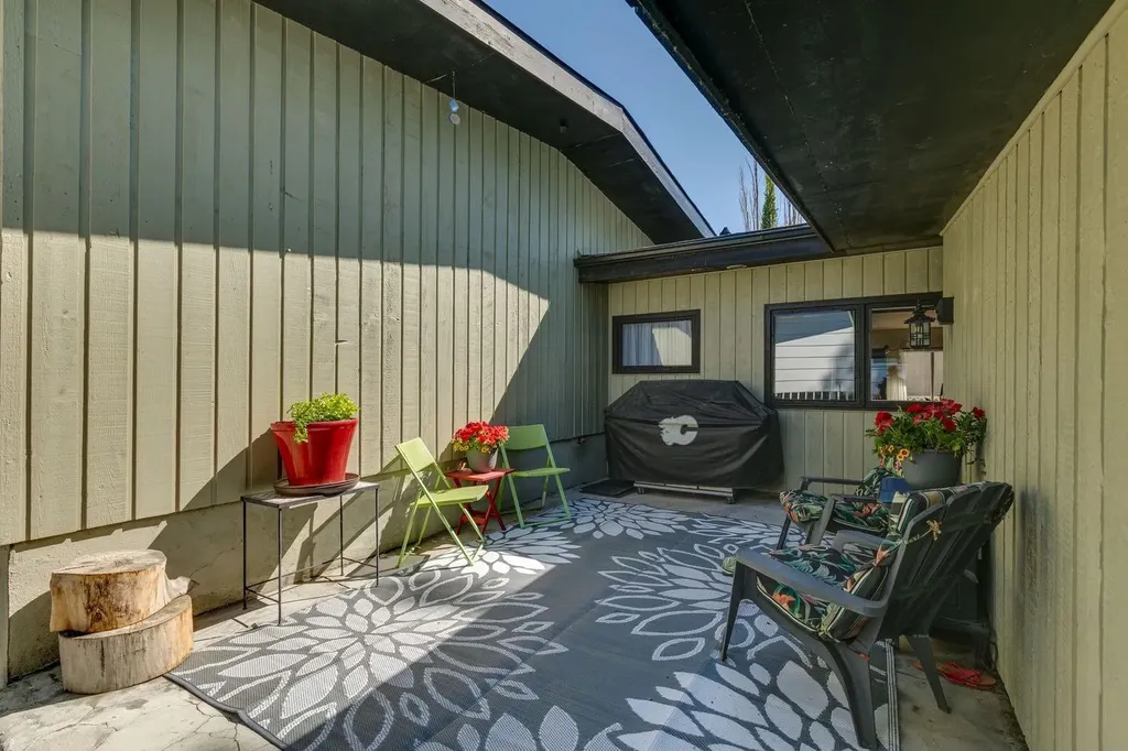 724 Willacy Drive SE Calgary AB T2J2B1