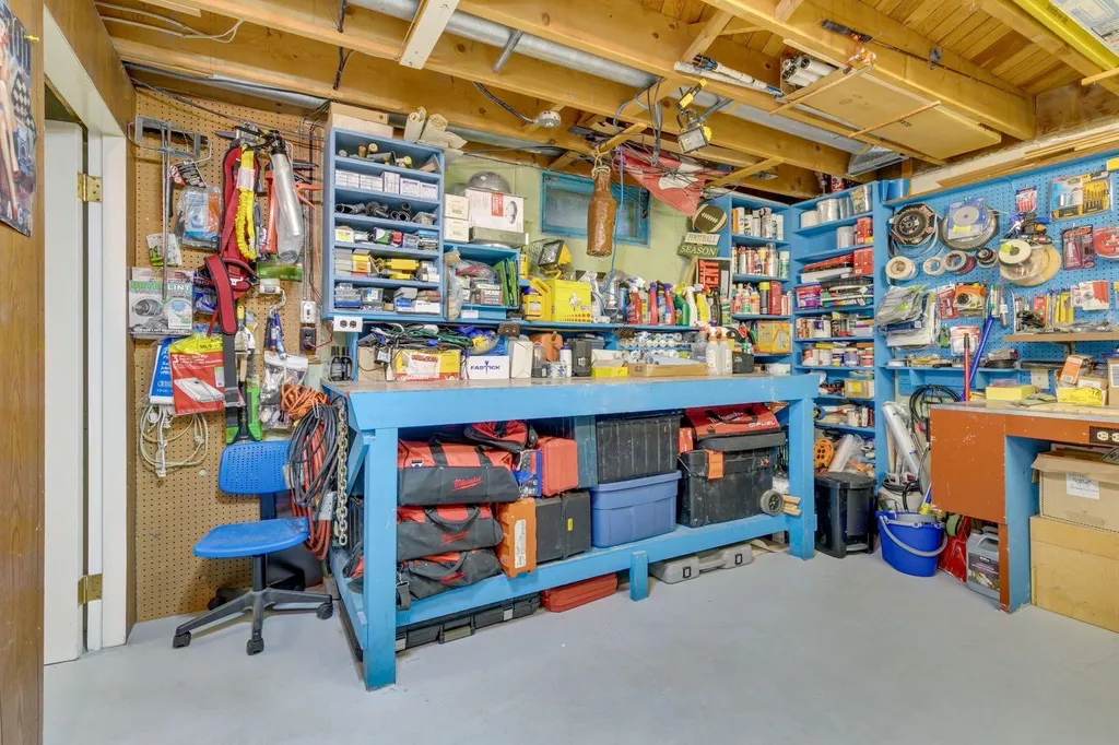724 Willacy Drive SE Calgary AB T2J2B1