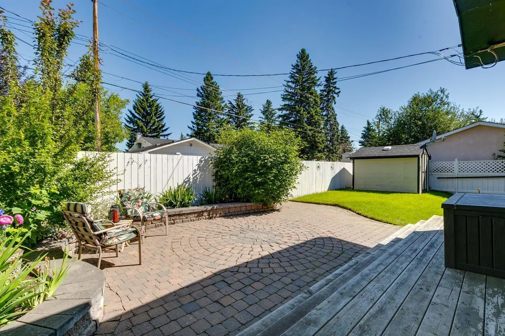 724 Willacy Drive SE Calgary AB T2J2B1