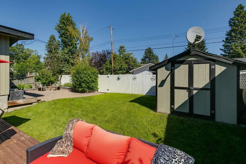 724 Willacy Drive SE Calgary AB T2J2B1