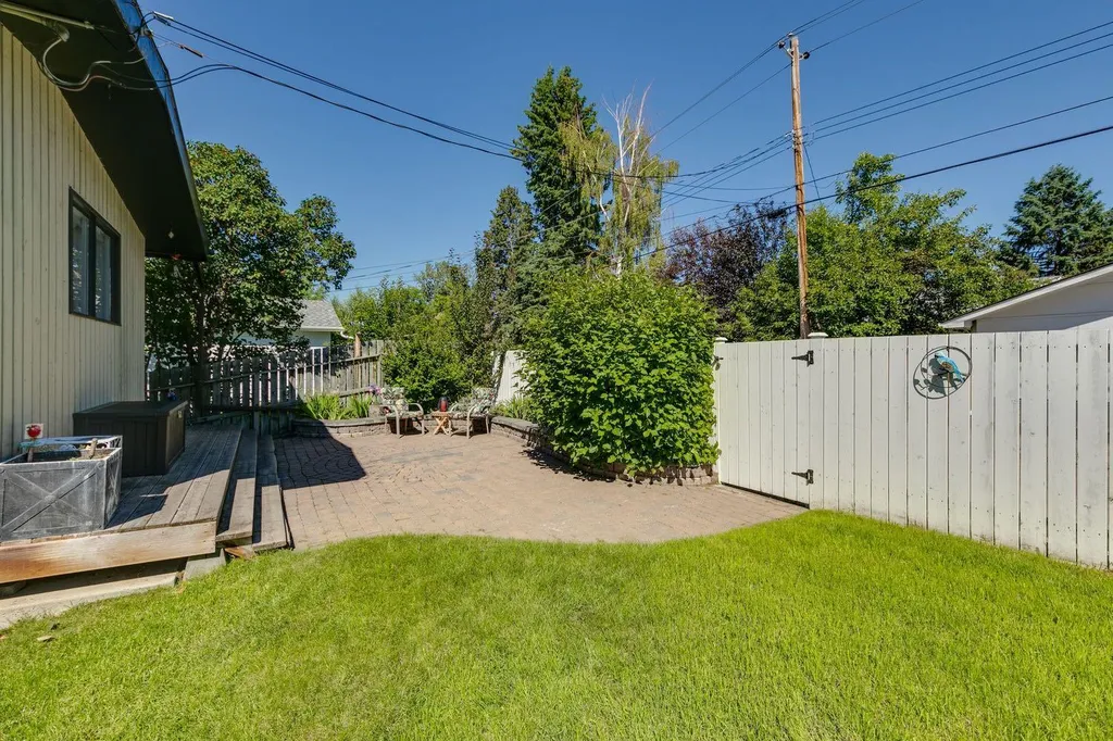724 Willacy Drive SE Calgary AB T2J2B1
