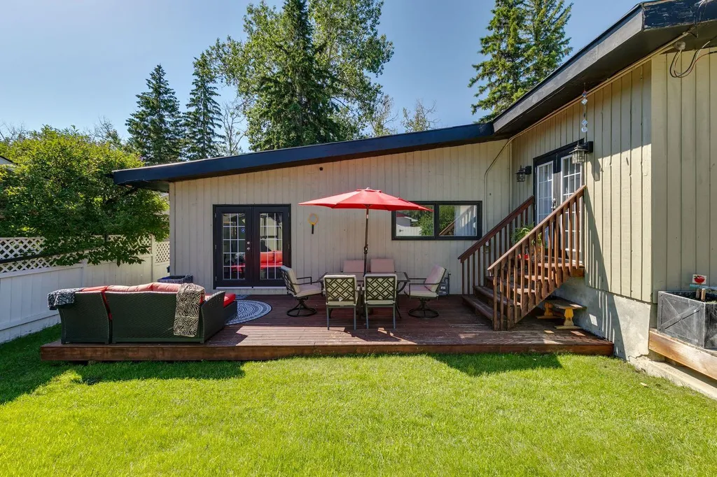 724 Willacy Drive SE Calgary AB T2J2B1