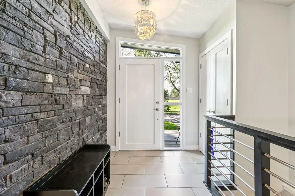 724 Willacy Drive SE Calgary AB T2J2B1