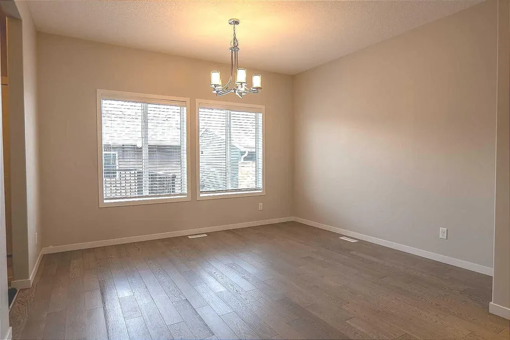 124 Howse Avenue NE Calgary AB T3P 0W1