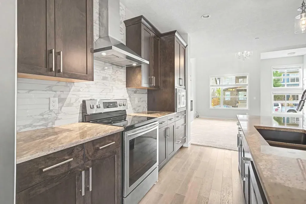 124 Howse Avenue NE Calgary AB T3P 0W1