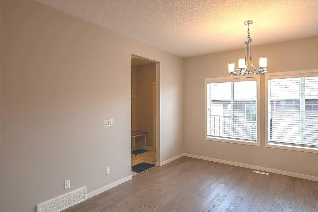 124 Howse Avenue NE Calgary AB T3P 0W1