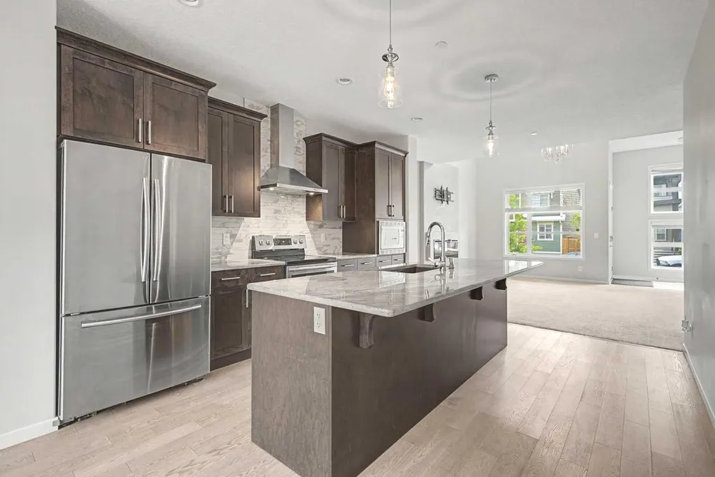 124 Howse Avenue NE Calgary AB T3P 0W1