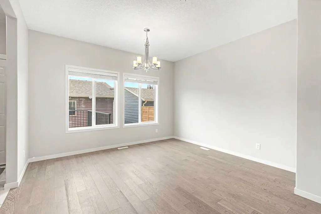 124 Howse Avenue NE Calgary AB T3P 0W1