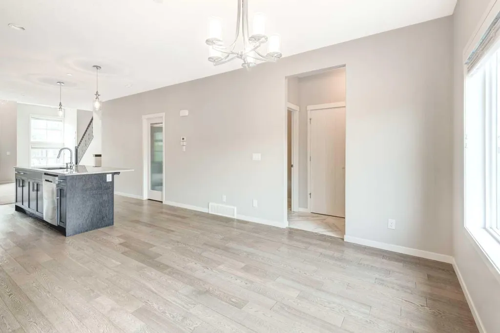 124 Howse Avenue NE Calgary AB T3P 0W1