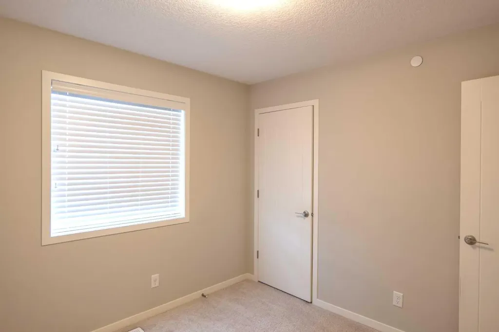 124 Howse Avenue NE Calgary AB T3P 0W1