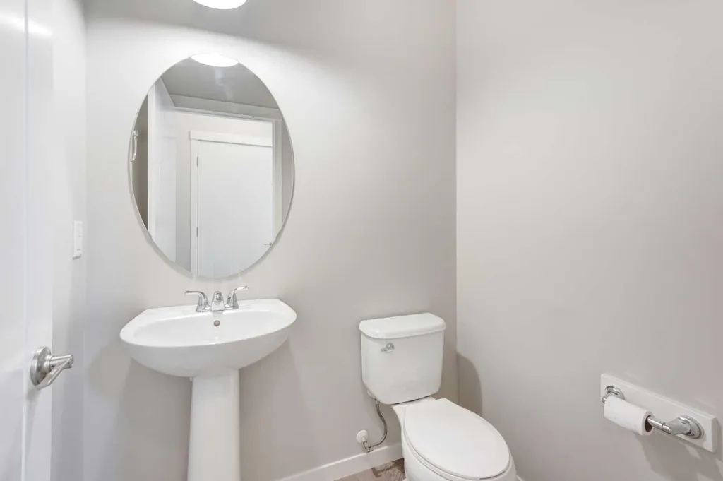 124 Howse Avenue NE Calgary AB T3P 0W1
