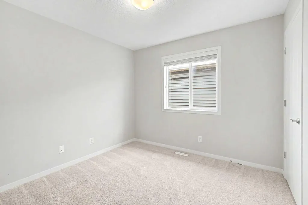 124 Howse Avenue NE Calgary AB T3P 0W1