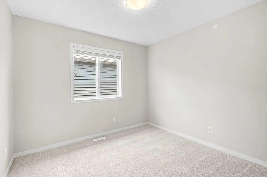 124 Howse Avenue NE Calgary AB T3P 0W1