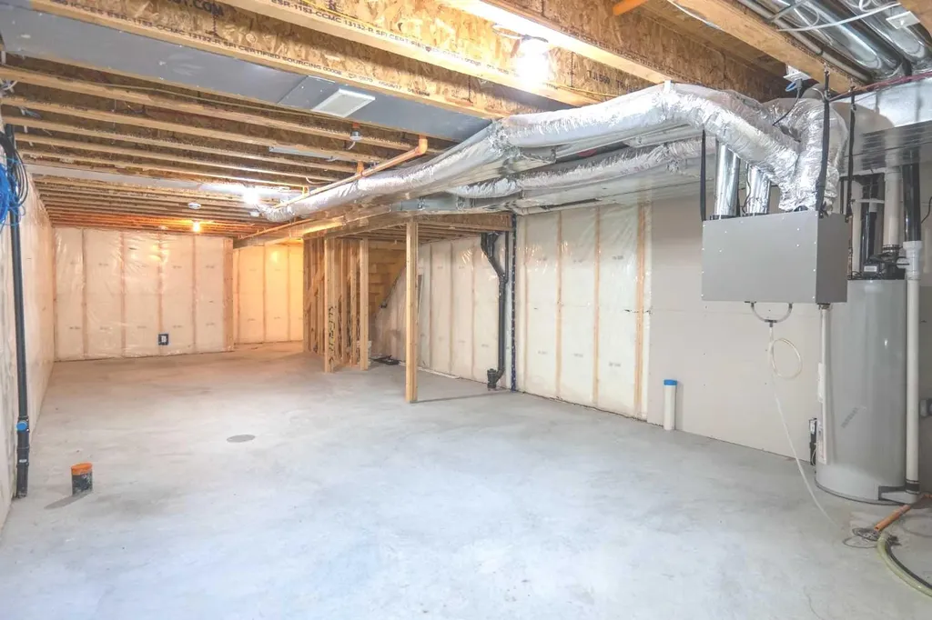124 Howse Avenue NE Calgary AB T3P 0W1