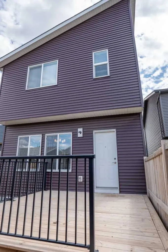 124 Howse Avenue NE Calgary AB T3P 0W1