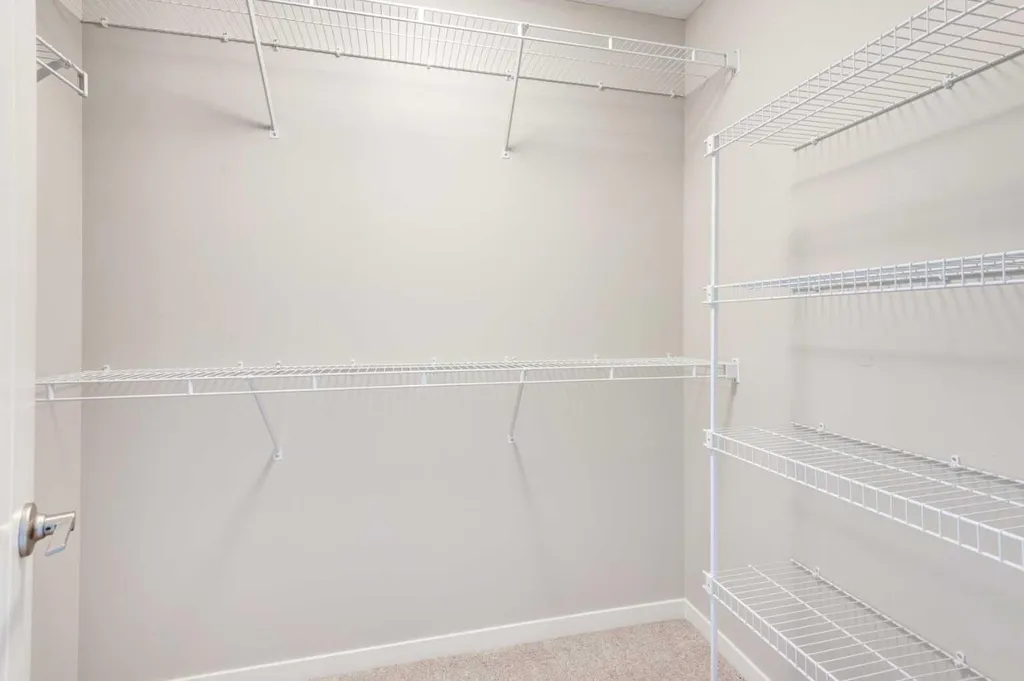 124 Howse Avenue NE Calgary AB T3P 0W1