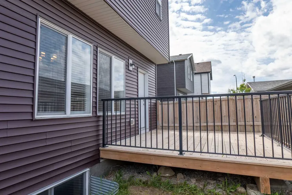 124 Howse Avenue NE Calgary AB T3P 0W1