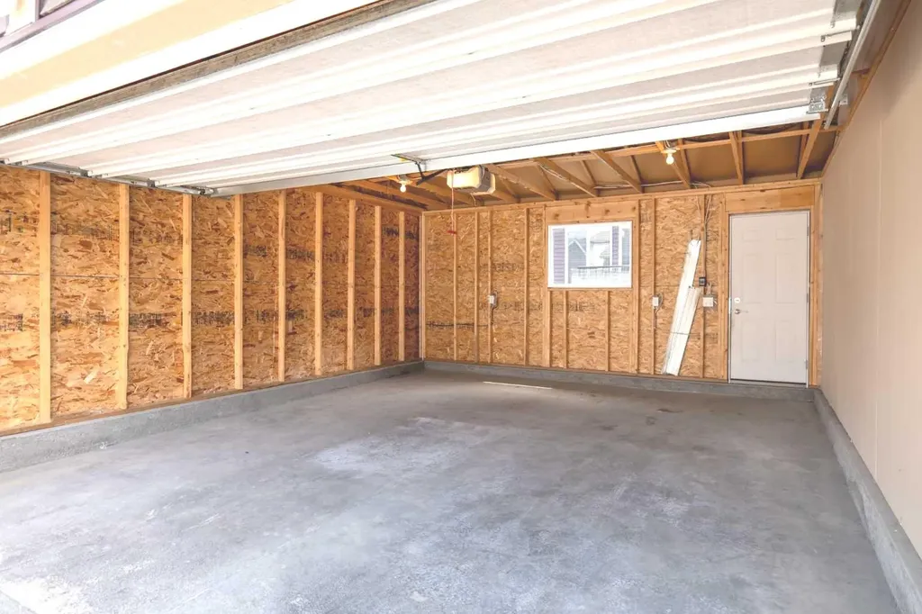 124 Howse Avenue NE Calgary AB T3P 0W1