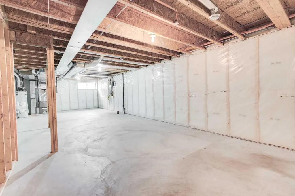 124 Howse Avenue NE Calgary AB T3P 0W1