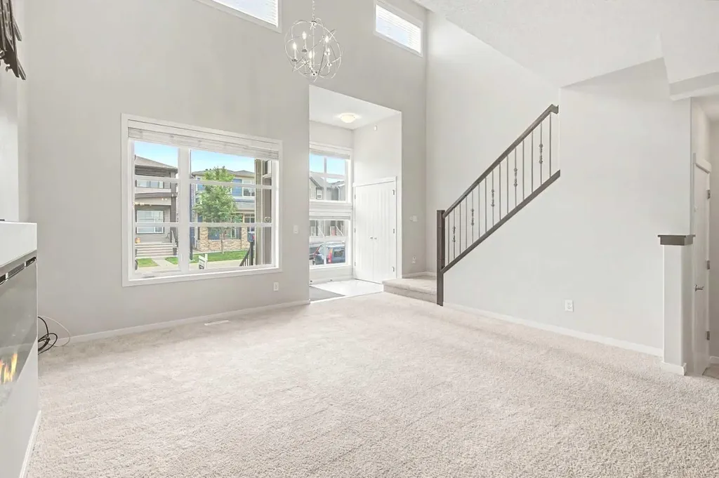 124 Howse Avenue NE Calgary AB T3P 0W1