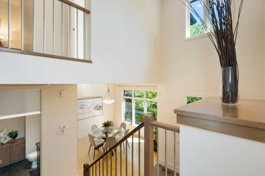 515 9 Street NE Calgary AB T2E 4K4