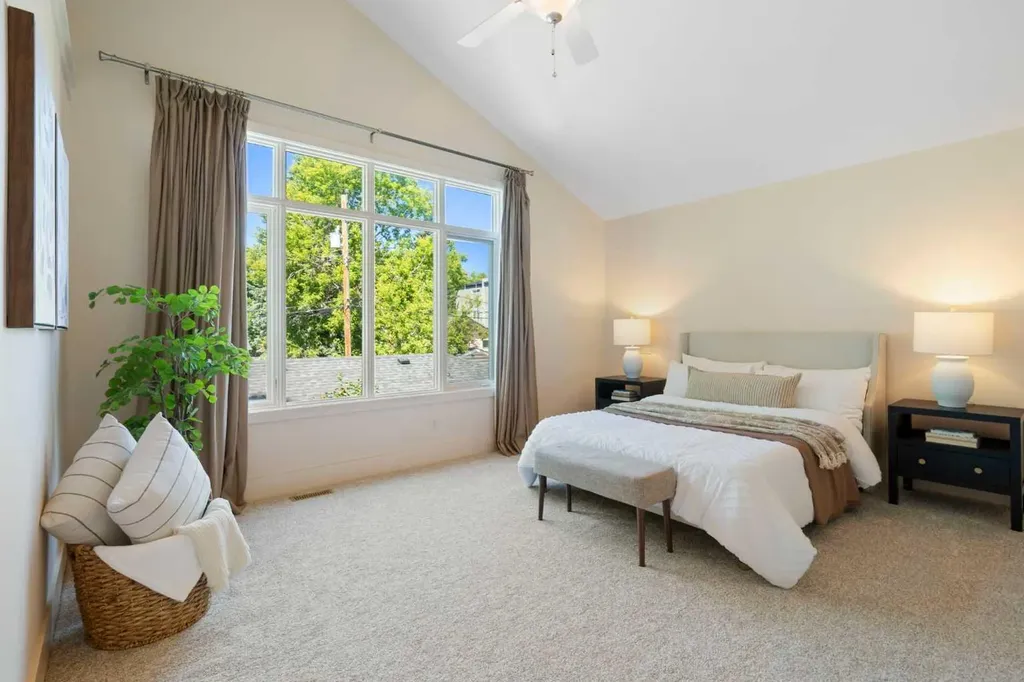 515 9 Street NE Calgary AB T2E 4K4