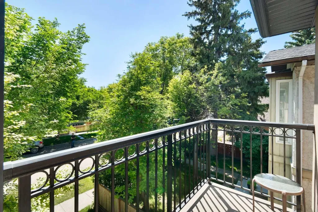 515 9 Street NE Calgary AB T2E 4K4