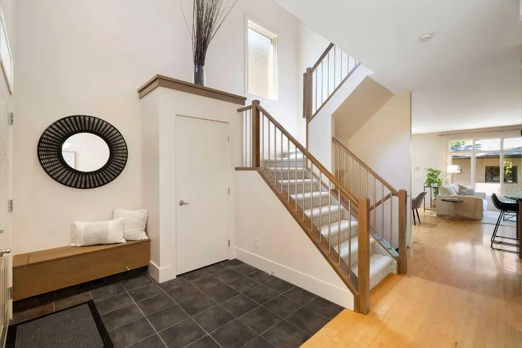 515 9 Street NE Calgary AB T2E 4K4