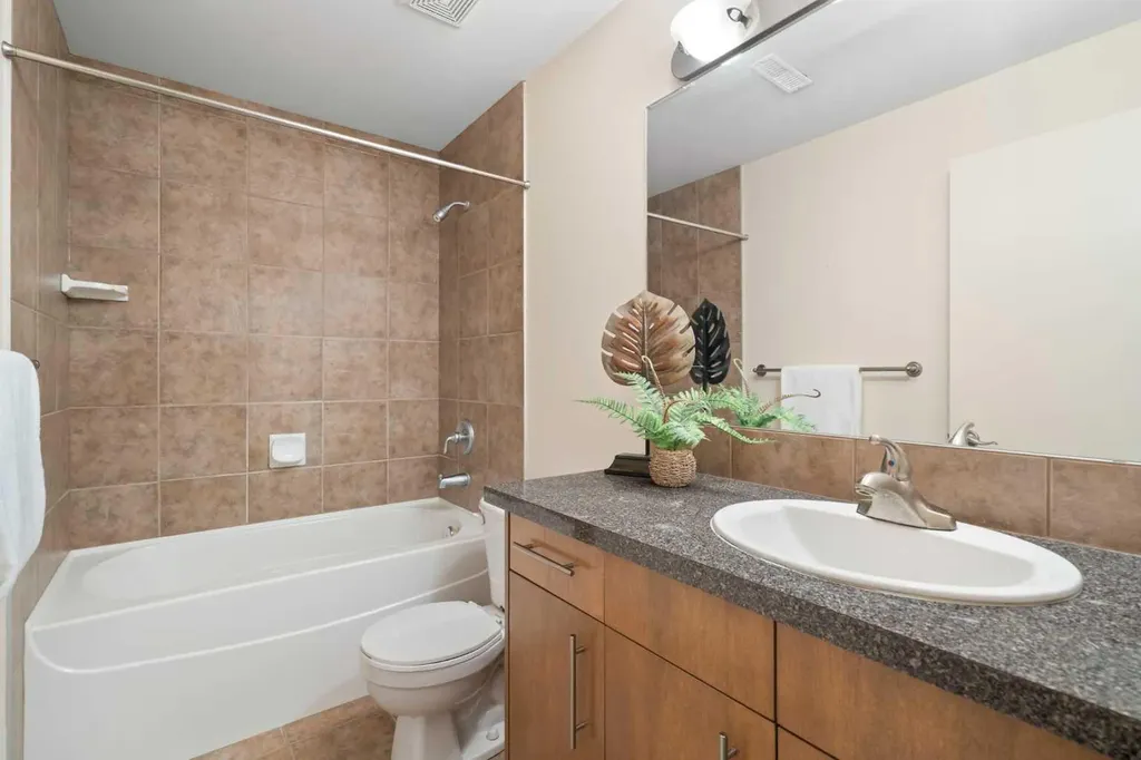 515 9 Street NE Calgary AB T2E 4K4