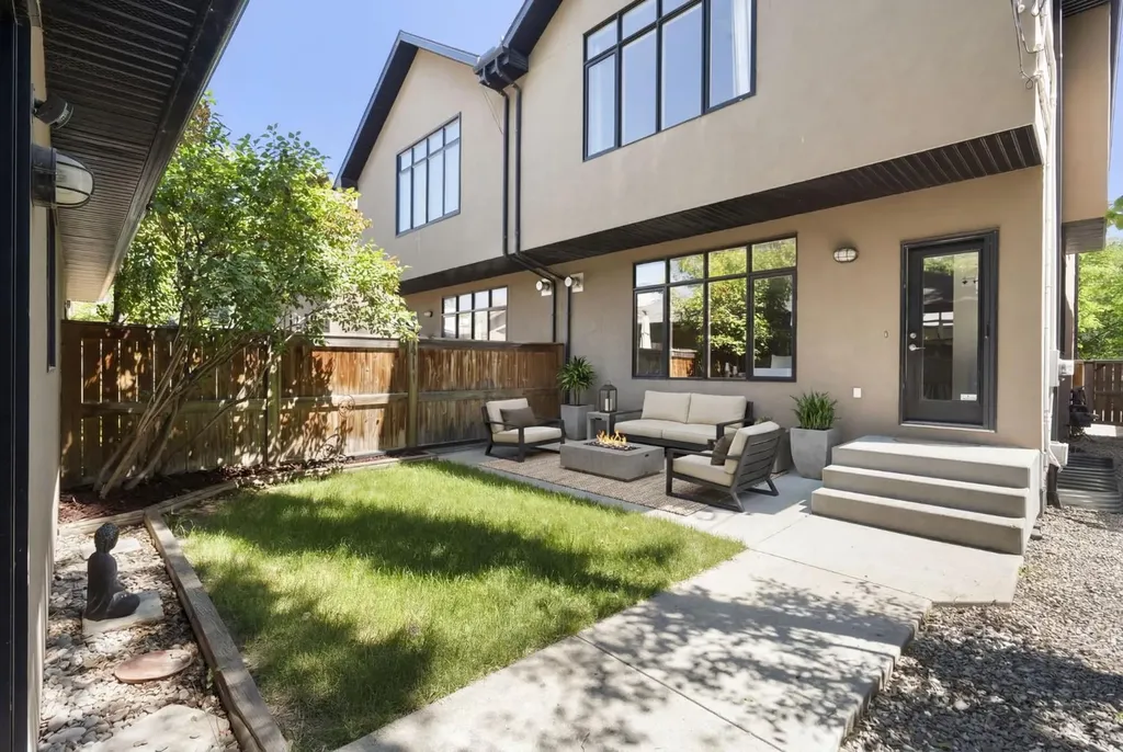 515 9 Street NE Calgary AB T2E 4K4