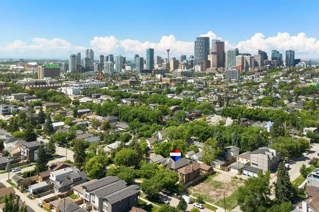 515 9 Street NE Calgary AB T2E 4K4
