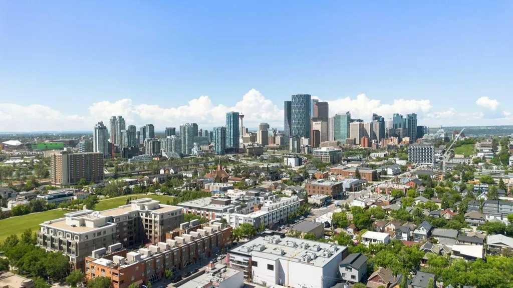 515 9 Street NE Calgary AB T2E 4K4