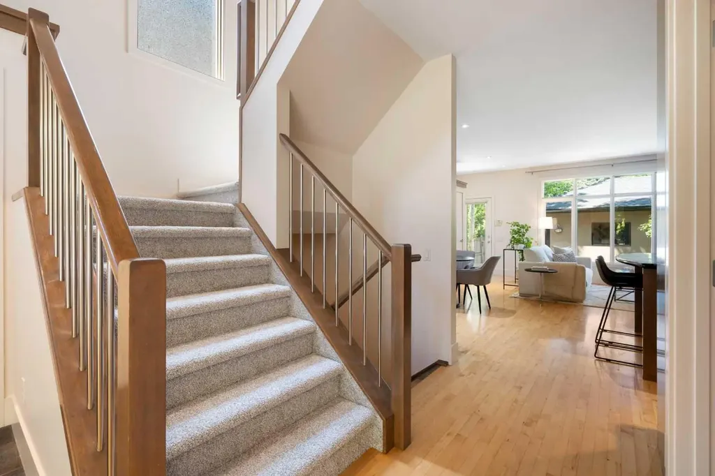 515 9 Street NE Calgary AB T2E 4K4
