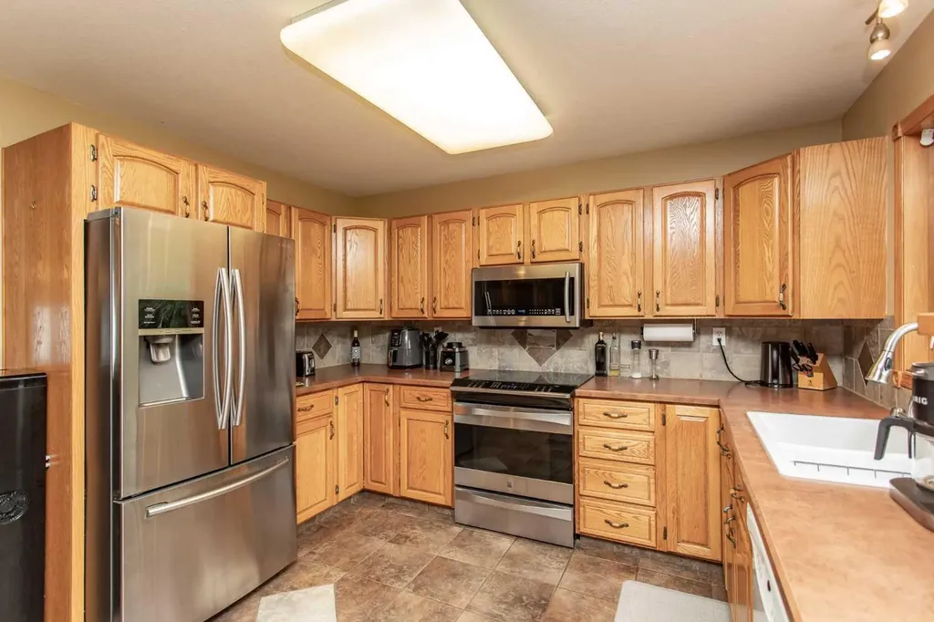 25, 41124 Range Road 282 Rural Lacombe County AB T4L 2N3