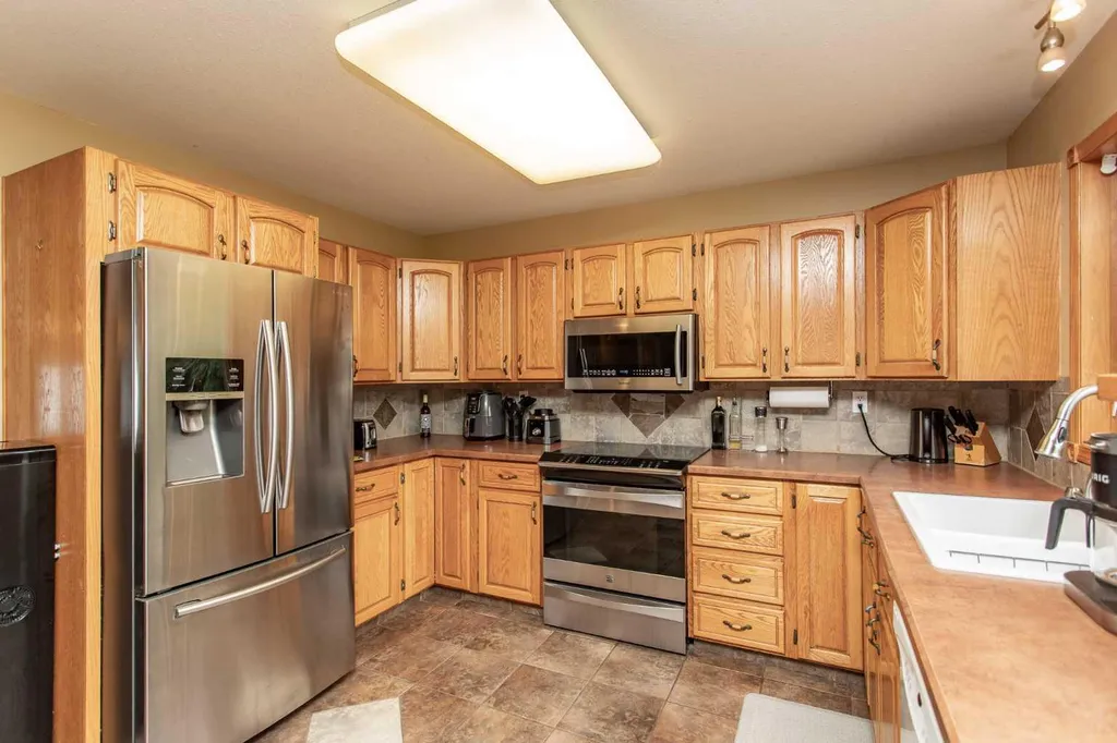 25, 41124 Range Road 282 Rural Lacombe County AB T4L 2N3