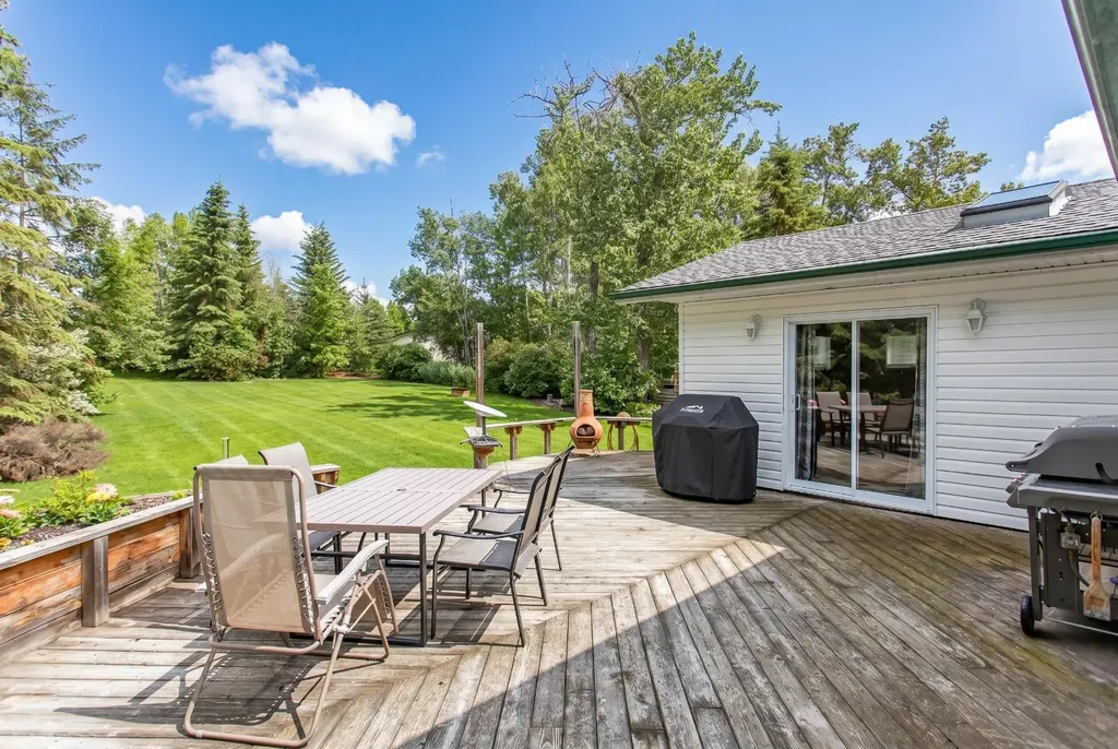 25, 41124 Range Road 282 Rural Lacombe County AB T4L 2N3