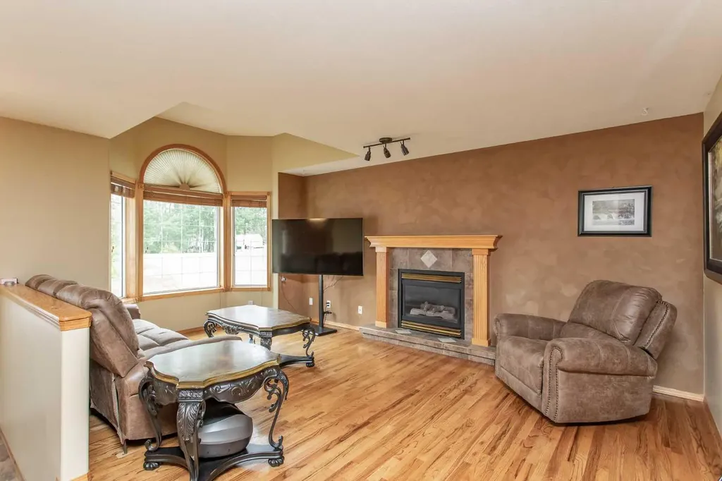 25, 41124 Range Road 282 Rural Lacombe County AB T4L 2N3