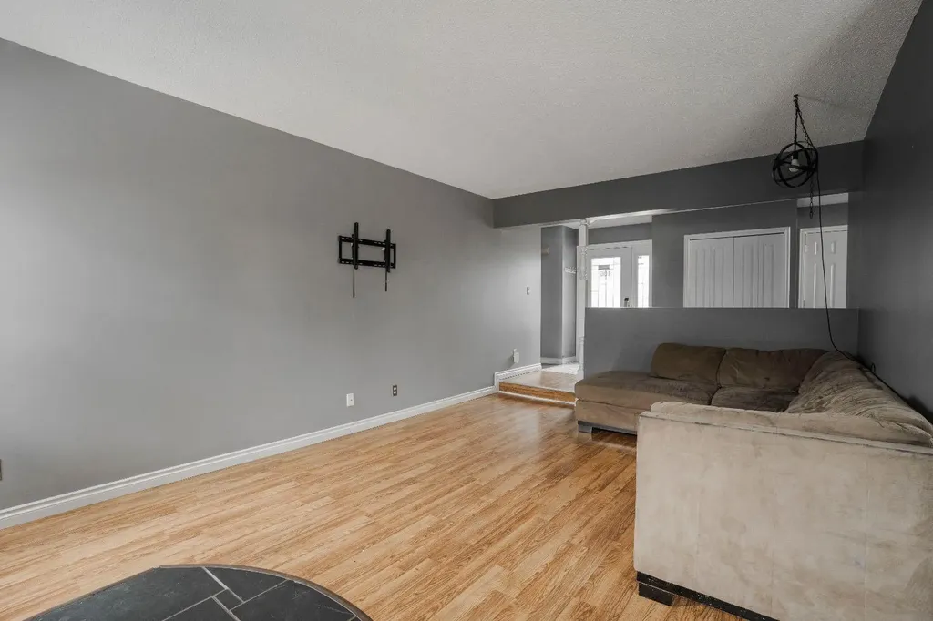 106 Cruickshank Road Fort Mcmurray AB T9K1K6