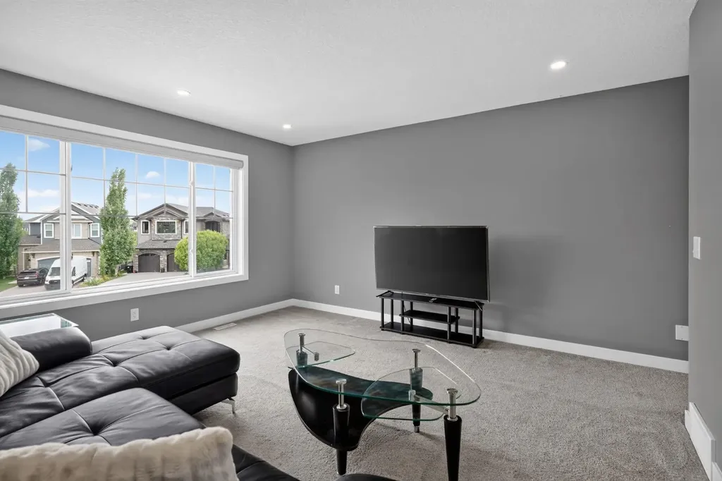 32 Legacy Cove SE Calgary AB T2X0Y7
