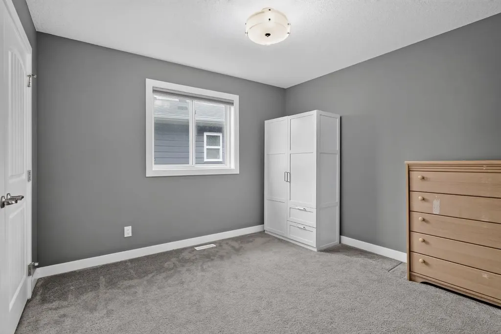 32 Legacy Cove SE Calgary AB T2X0Y7