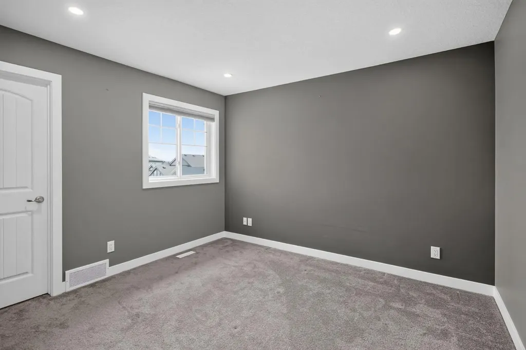 32 Legacy Cove SE Calgary AB T2X0Y7