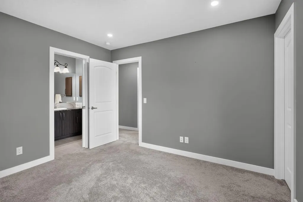 32 Legacy Cove SE Calgary AB T2X0Y7