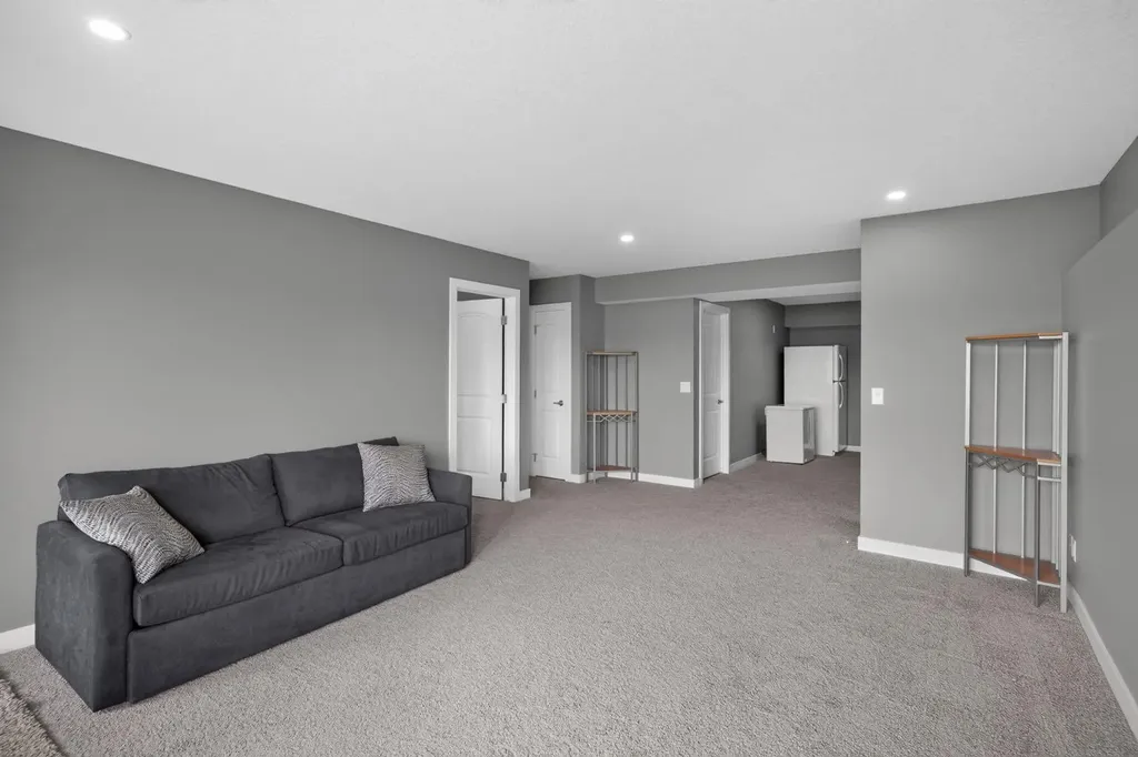 32 Legacy Cove SE Calgary AB T2X0Y7