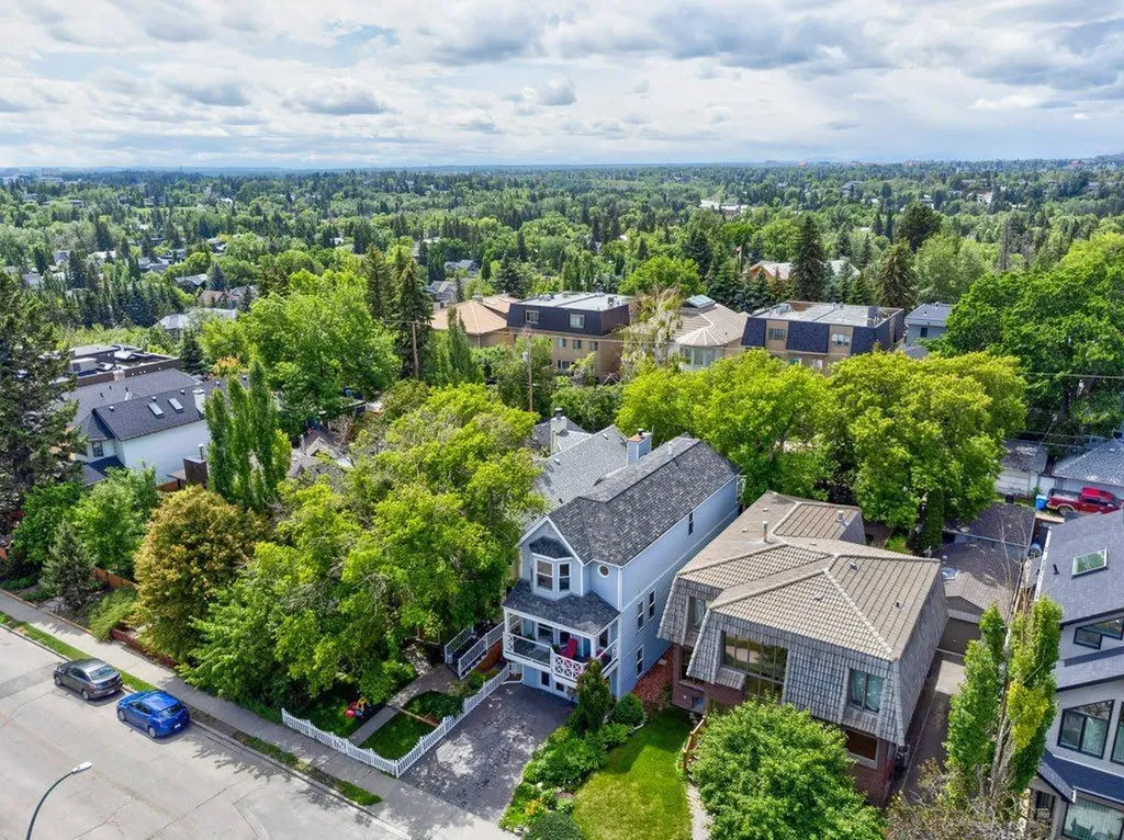 3617 3 Street SW Calgary AB T2S1V6