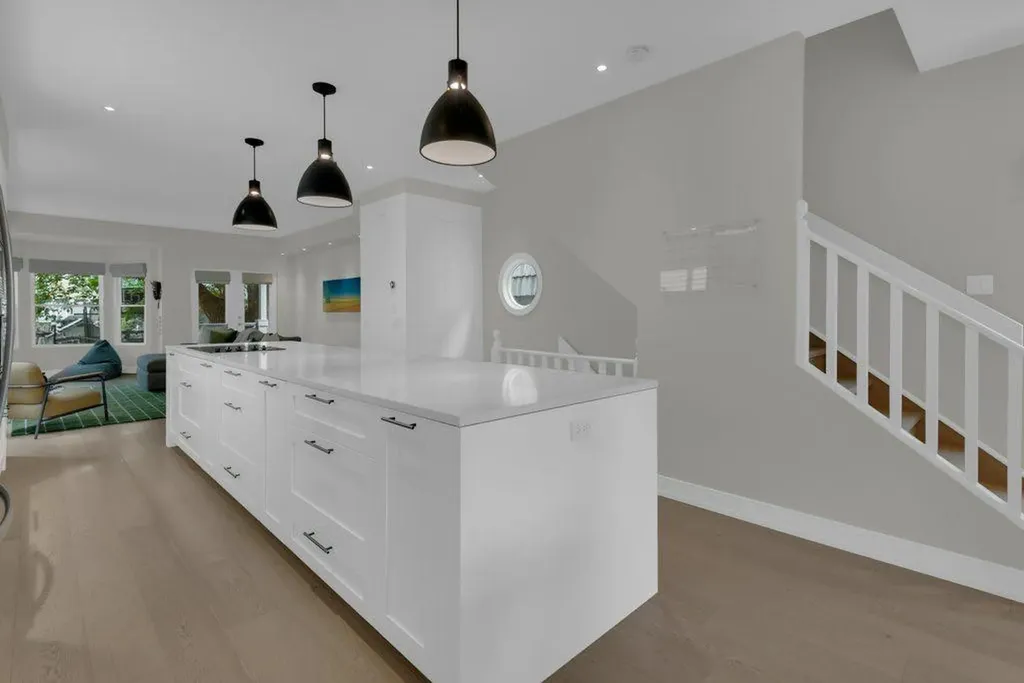 3617 3 Street SW Calgary AB T2S1V6